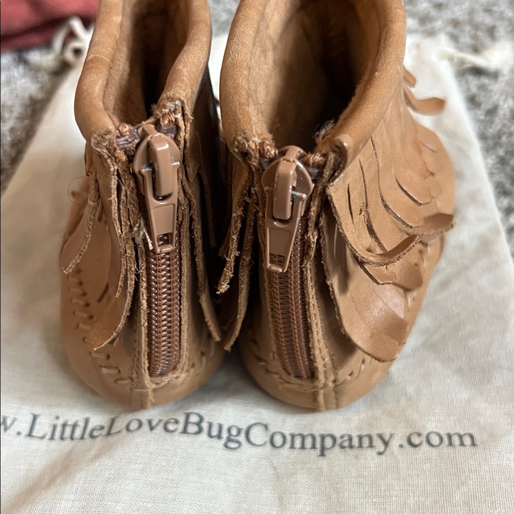 Little Love Bug Barefoot Fringe Baby Moccasins - Picture 4 of 8
